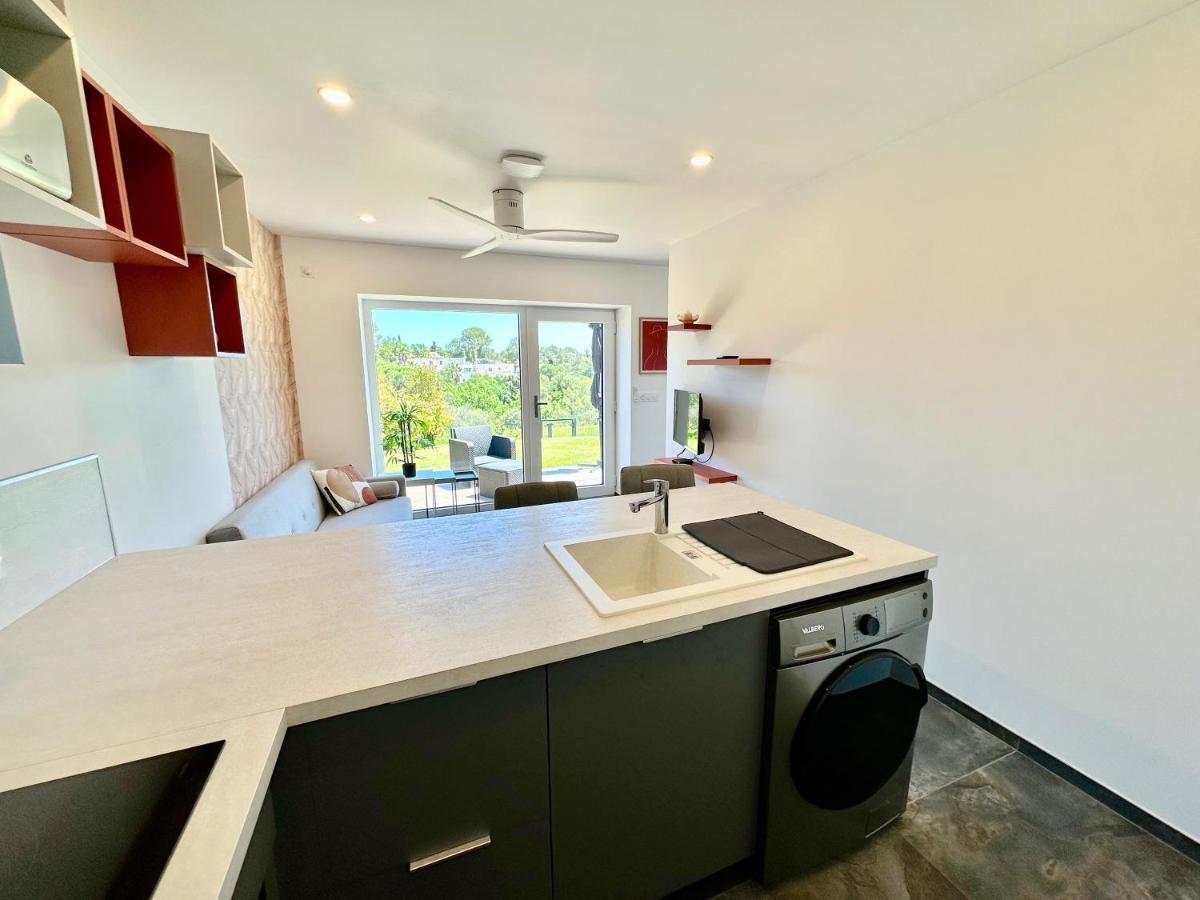 La Balma - 4 Appartements Avec Jardin En Maison Passive De Plain Pied A Frejus-Saint-Raphael Bagian luar foto